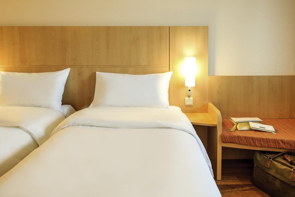 Ibis Chesterfield North - Barlborough Eksteriør billede